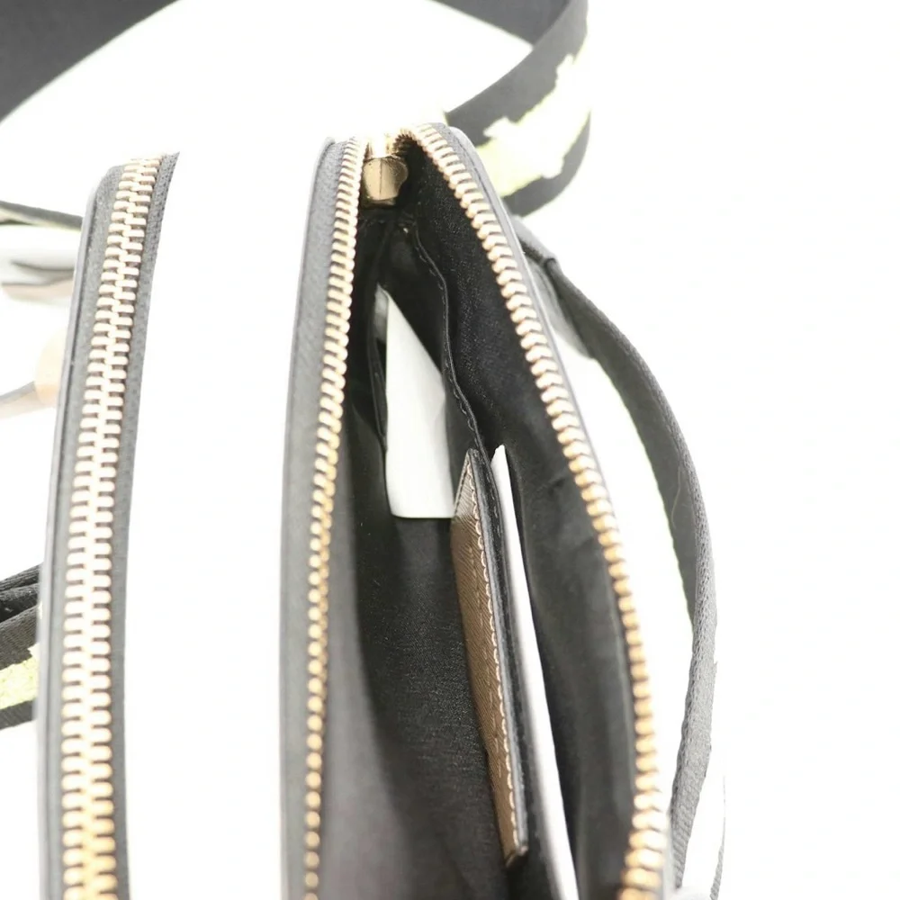 Marc Jacobs Tan Crossbody Bag with Gold Hardware - Picture 6 of 6